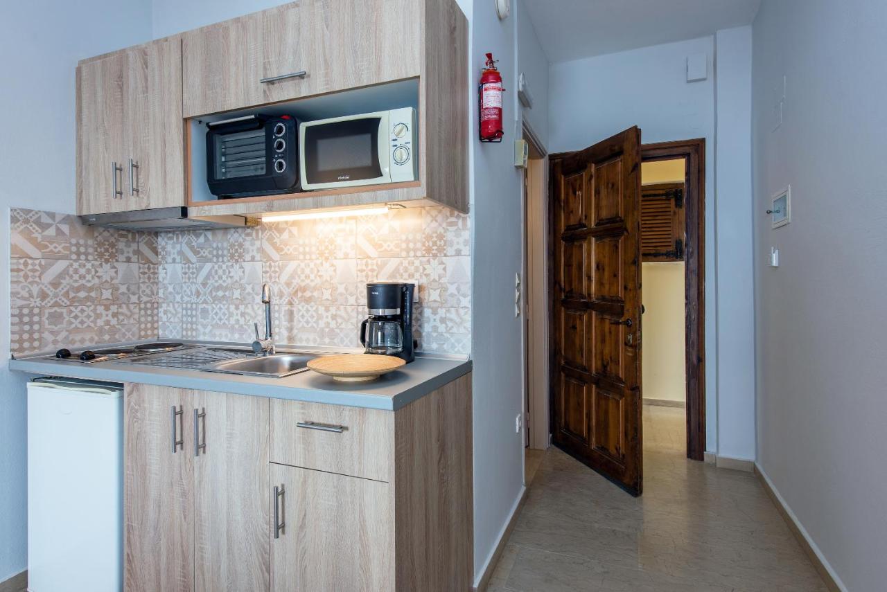 Mediterranean View Hotel Барбати Экстерьер фото